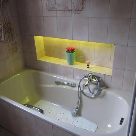 One-bedroom Kleinweidelbach